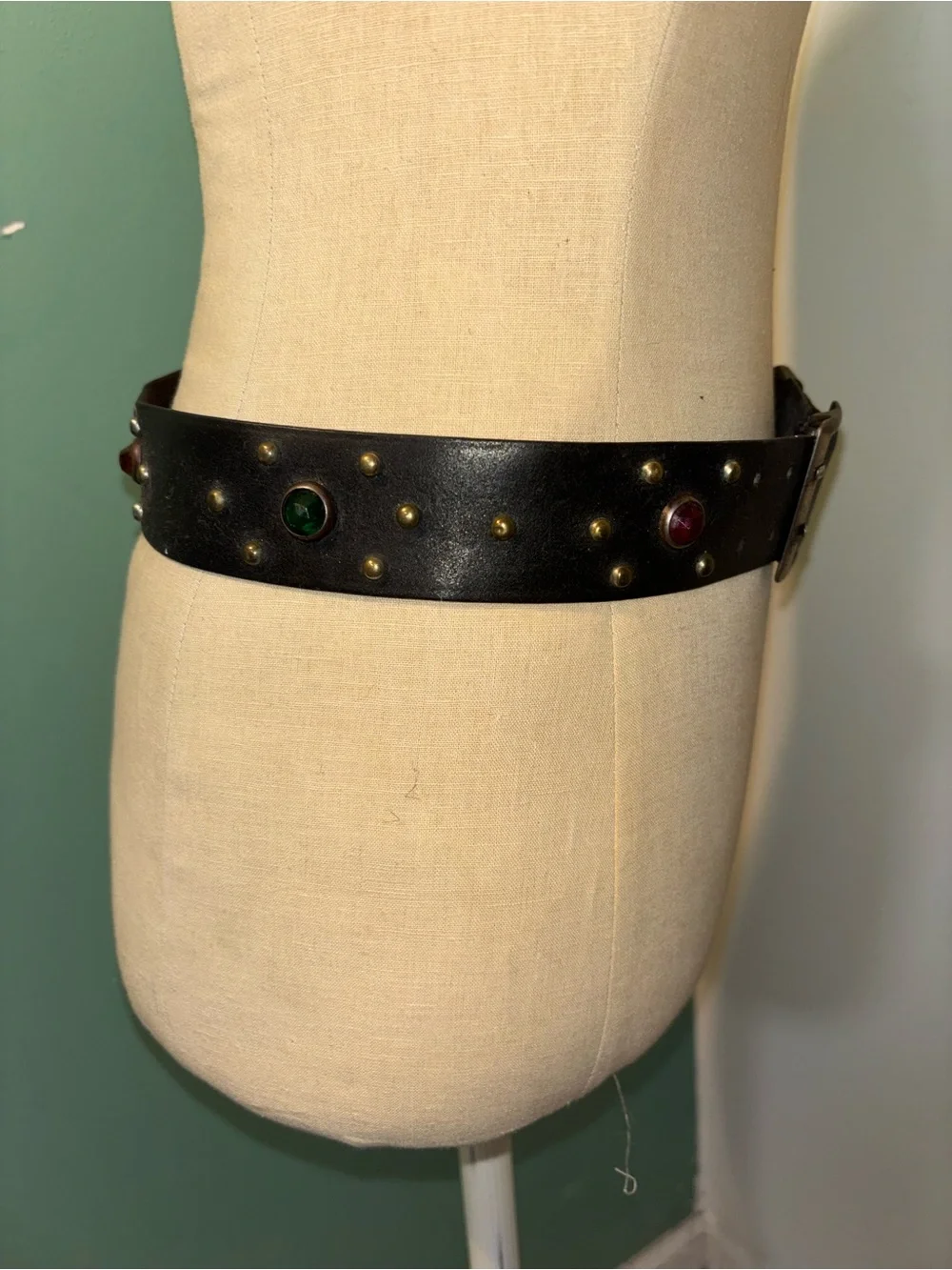 Vintage missing stud